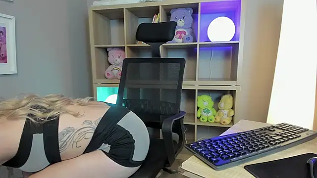 Jana kowalska online show from April 20, 2026, 9:38 pm