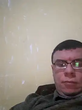beebuzz0 online show from May 1, 2026, 9:41 pm