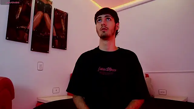 Enzo Crown online show from April 14, 2026, 7:53 pm