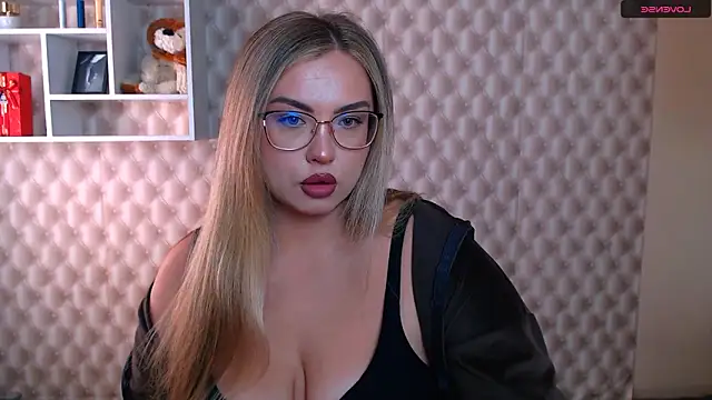 Snapshot of AminaSoul_ chatting on April 25, 2026, 7:33 am AminaSoul online show from April 25, 2026, 7:33 am