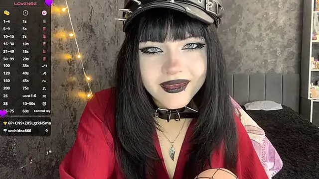 Snapshot of EmilyEmbears chatting on June 15, 2026, 7:21 am EmilyEmbears online show from June 15, 2026, 7:21 am