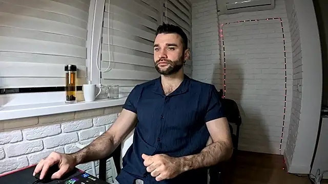 Snapshot of DaddySlava chatting on April 15, 2026, 6:26 pm DaddySlava online show from April 15, 2026, 6:26 pm