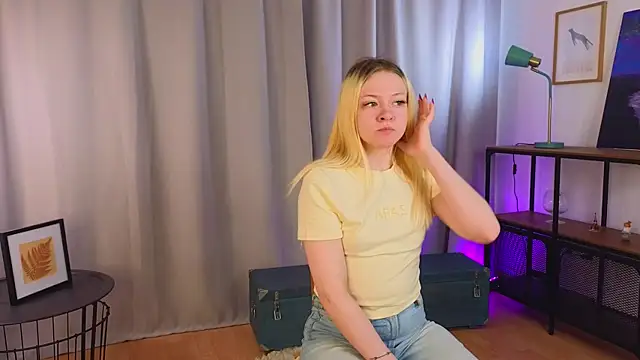 OliviaCaffery online show from May 17, 2026, 4:03 pm