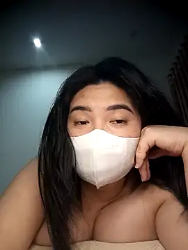 Alicee 001 online show from April 15, 2026, 5:09 pm