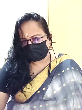 Snapshot of monisha_cam chatting on April 13, 2026, 12:10 pm monisha cam online show from April 13, 2026, 12:10 pm