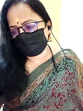 Snapshot of monisha_cam chatting on April 17, 2026, 7:00 am monisha cam online show from April 17, 2026, 7:00 am