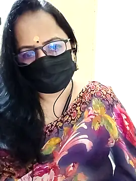 Snapshot of monisha_cam chatting on April 20, 2026, 5:37 pm monisha cam online show from April 20, 2026, 5:37 pm