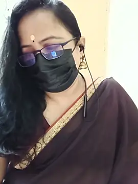 Snapshot of monisha_cam chatting on May 14, 2026, 11:06 am monisha cam online show from May 14, 2026, 11:06 am