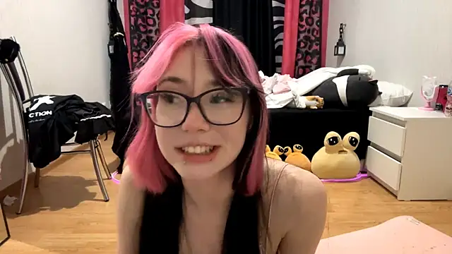 WifeAileen online show from April 28, 2026, 7:41 pm