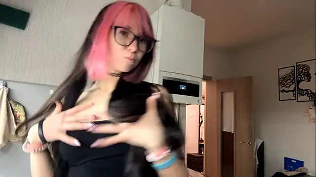 WifeAileen online show from May 12, 2026, 6:16 pm