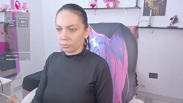 karlaaHott online show from June 8, 2026, 7:36 pm