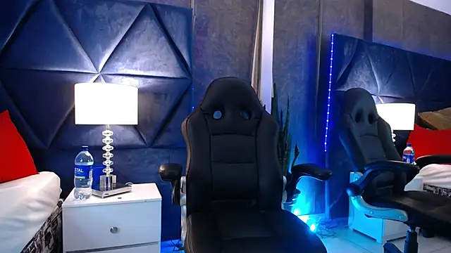 Snapshot of SiriusNoir chatting on April 8, 2026, 3:50 am SiriusNoir online show from April 8, 2026, 3:50 am