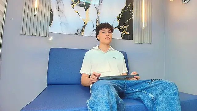 Snapshot of GOMEZZ_07 chatting on April 6, 2026, 8:10 pm GOMEZZ 07 online show from April 6, 2026, 8:10 pm