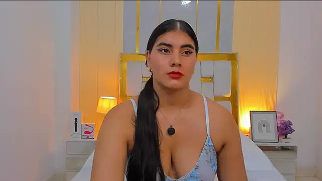 Snapshot of Alara_Keyy chatting on May 6, 2026, 12:41 am Alara Keyy online show from May 6, 2026, 12:41 am