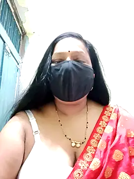 PINKI 024 online show from May 6, 2026, 5:46 am