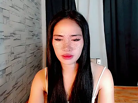 urasiankylie online show from April 14, 2026, 8:15 pm