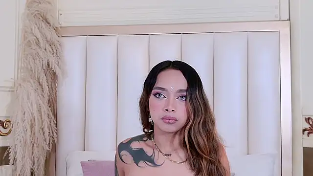 Snapshot of LaraBelmon chatting on June 14, 2026, 1:36 am LaraBelmon online show from June 14, 2026, 1:36 am