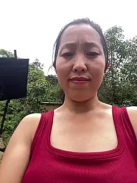 Snapshot of Huonglyna chatting on July 5, 2026, 6:42 am Huonglyna online show from July 5, 2026, 6:42 am