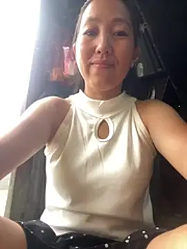 Snapshot of Huonglyna chatting on July 27, 2026, 11:56 pm Huonglyna online show from July 27, 2026, 11:56 pm