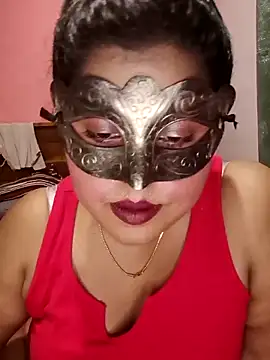 Maskedcurves online show from May 8, 2026, 5:02 am