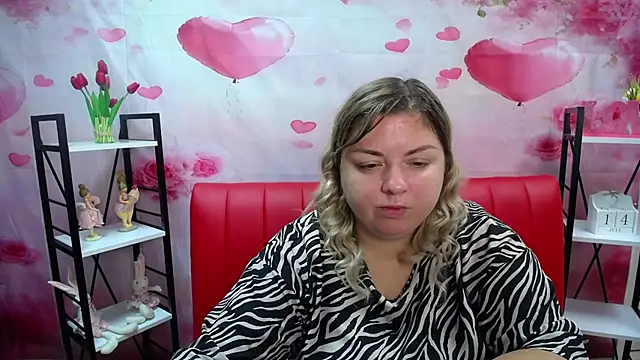 Snapshot of AdelinaMaster chatting on July 16, 2026, 5:02 am AdelinaMaster online show from July 16, 2026, 5:02 am