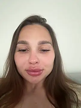 MonikaLoveXx online show from June 20, 2026, 1:14 pm