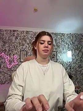 moneyforPeaches online show from April 10, 2026, 5:17 pm