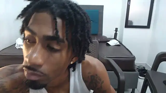 Snapshot of burrodelacosta chatting on April 30, 2026, 1:34 am burrodelacosta online show from April 30, 2026, 1:34 am