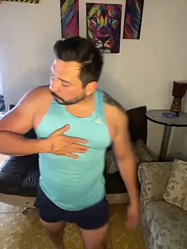 Snapshot of Edson_Blure chatting on April 3, 2026, 10:08 pm Edson Blure online show from April 3, 2026, 10:08 pm