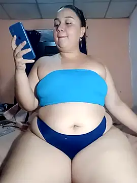 Marialae2735 online show from May 4, 2026, 11:34 pm
