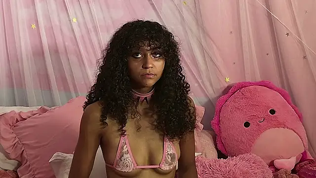 mia hart online show from July 4, 2026, 2:29 am