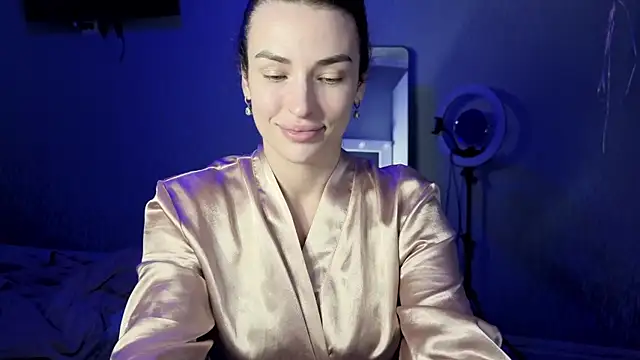 Kira  love1 online show from May 20, 2026, 6:47 pm