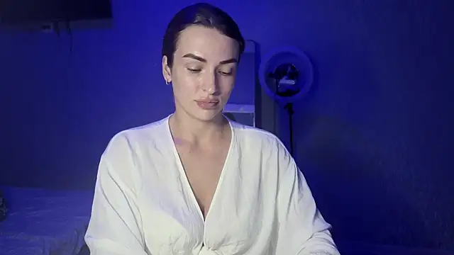 Kira  love1 online show from June 22, 2026, 9:01 pm