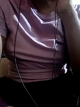 Snapshot of Hot-Kareena chatting on April 5, 2026, 5:43 pm Hot-Kareena online show from April 5, 2026, 5:43 pm