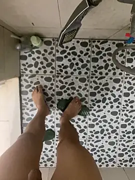 ahtaikk12345 online show from April 9, 2026, 11:48 am