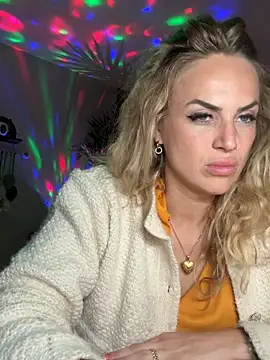 BlondSeduction online show from April 15, 2026, 10:10 pm