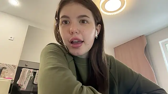 Meryblanks online show from April 10, 2026, 9:14 am