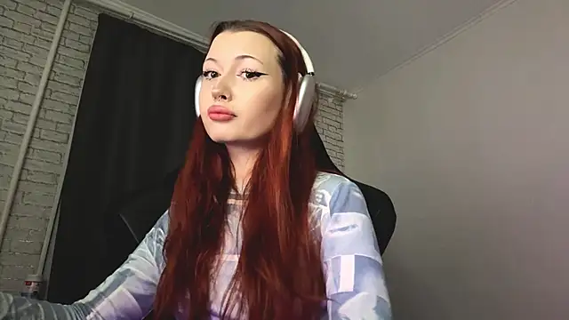 LaurenGoodhart online show from April 10, 2026, 5:17 pm