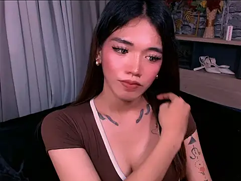 Akari hunt online show from May 28, 2026, 8:17 pm