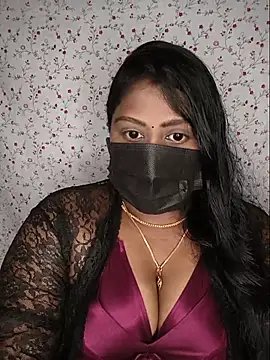 Romantic Woman online show from June 13, 2026, 6:17 pm