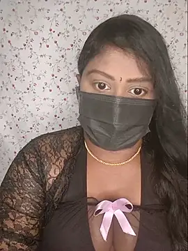 Romantic Woman online show from June 19, 2026, 6:01 pm
