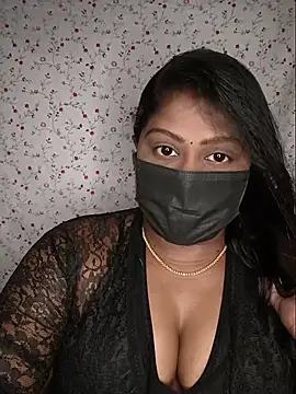 Romantic Woman online show from July 12, 2026, 6:10 pm