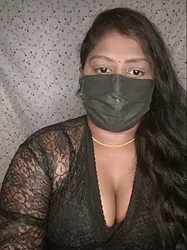 Romantic Woman online show from July 29, 2026, 7:23 pm