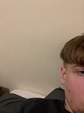 Snapshot of Bigdic321453 chatting on April 3, 2026, 9:02 pm Bigdic321453 online show from April 3, 2026, 9:02 pm