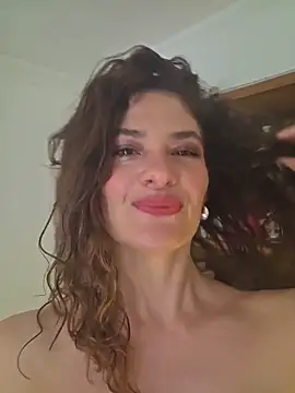 Snapshot of CelineBoyer_ chatting on April 17, 2026, 9:18 pm CelineBoyer online show from April 17, 2026, 9:18 pm