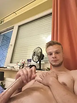 Snapshot of CuteDenno chatting on July 18, 2026, 7:28 pm CuteDenno online show from July 18, 2026, 7:28 pm