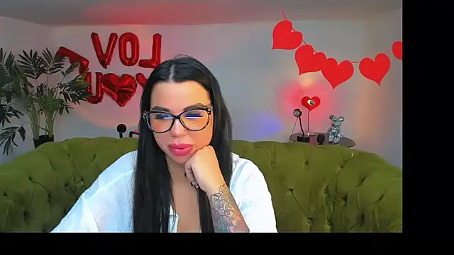 Salty  Queen online show from April 7, 2026, 6:47 am