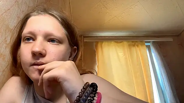 BirgitKamal online show from July 12, 2026, 12:18 pm