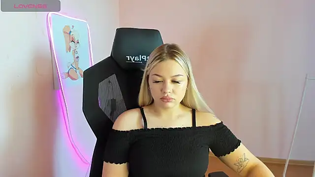 AmeliePeach online show from August 2, 2026, 8:02 am