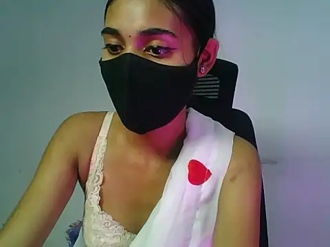 Snapshot of Shanaya_xo chatting on July 17, 2026, 6:24 pm Shanaya xo online show from July 17, 2026, 6:24 pm